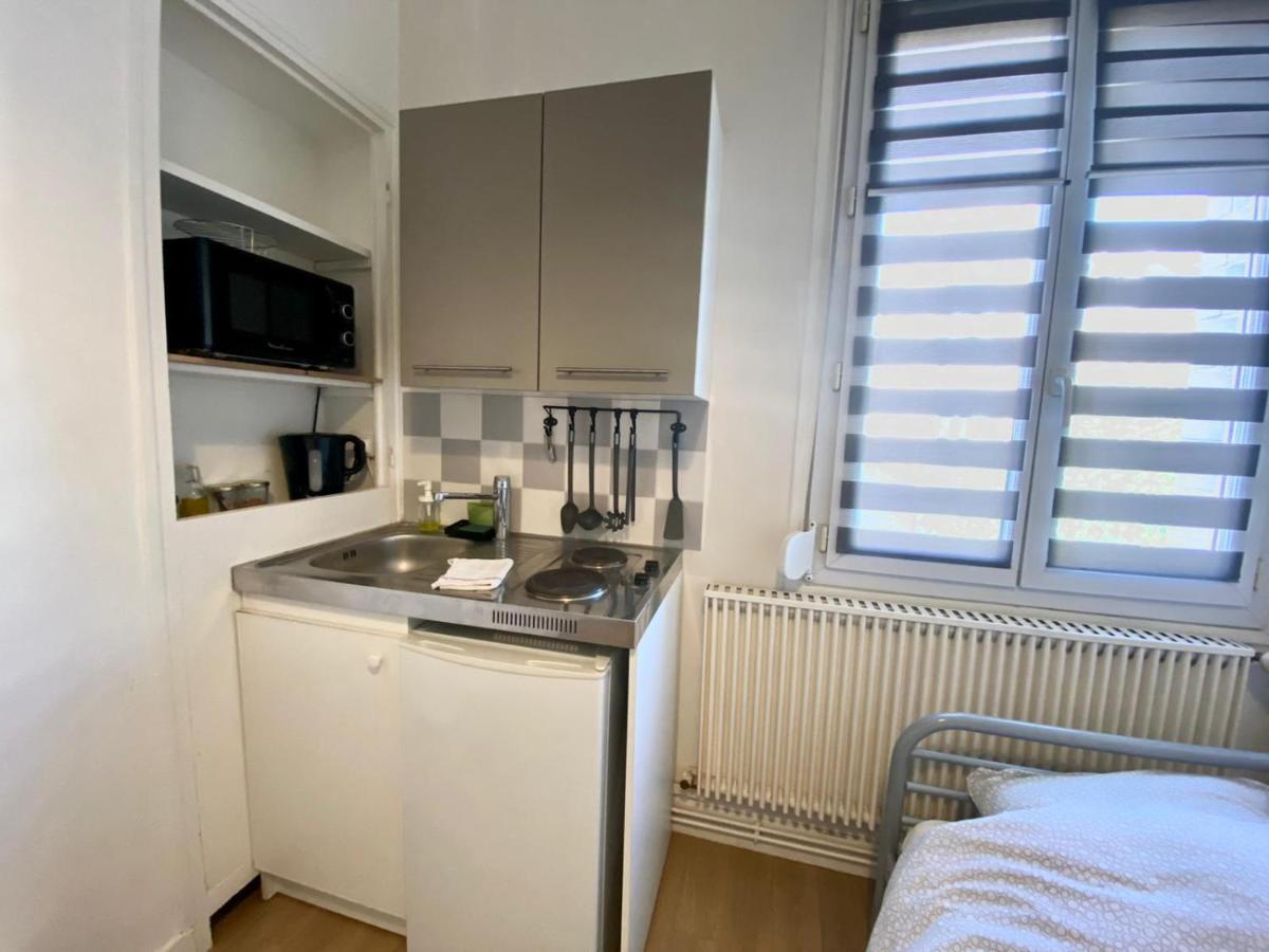 Petit Studio Confortable Pour Une Personne - 038 Apartment รูออง ภายนอก รูปภาพ