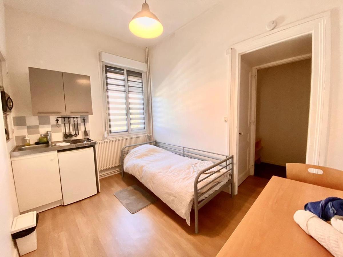 Petit Studio Confortable Pour Une Personne - 038 Apartment รูออง ภายนอก รูปภาพ